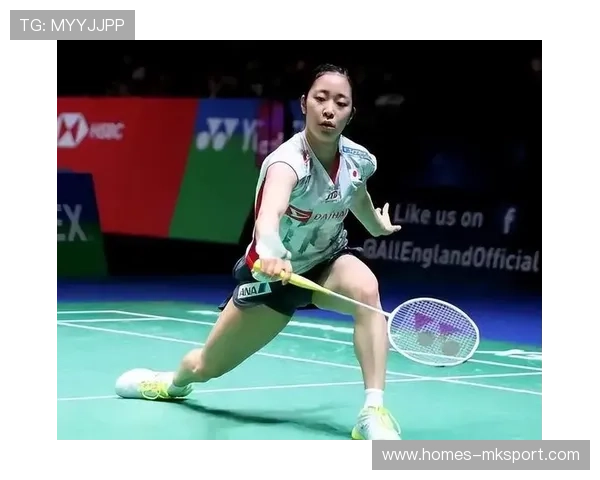 羽毛球反手挑球贴线过网，美得不像实力